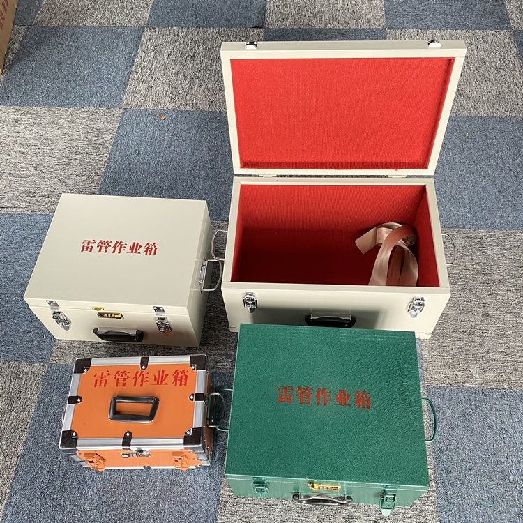 博湖爆破工程作业箱如何选择？玻璃钢与传统材质的全面对比